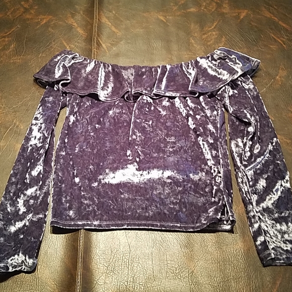 Off the Shoulder Crop Top - Picture 1 of 3